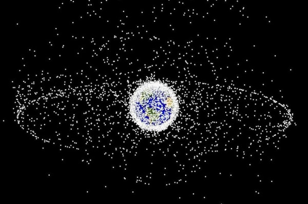 Неуправляемый спутник весом более двух тонн упадет на Землю