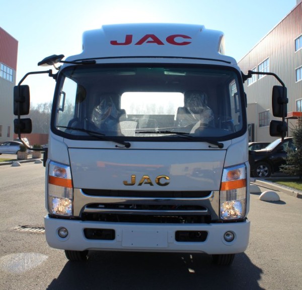 Новый китайский грузовик JAC N80 начинают продавать в России