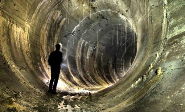 «Очевидное-невероятное»: подмосковное озеро может быть выходом древнего подземного туннеля