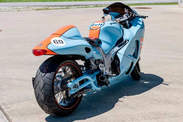 Эффектный Suzuki GSX 1300R Hayabusa 2002 года в ливрее Gulf пустили с молотка